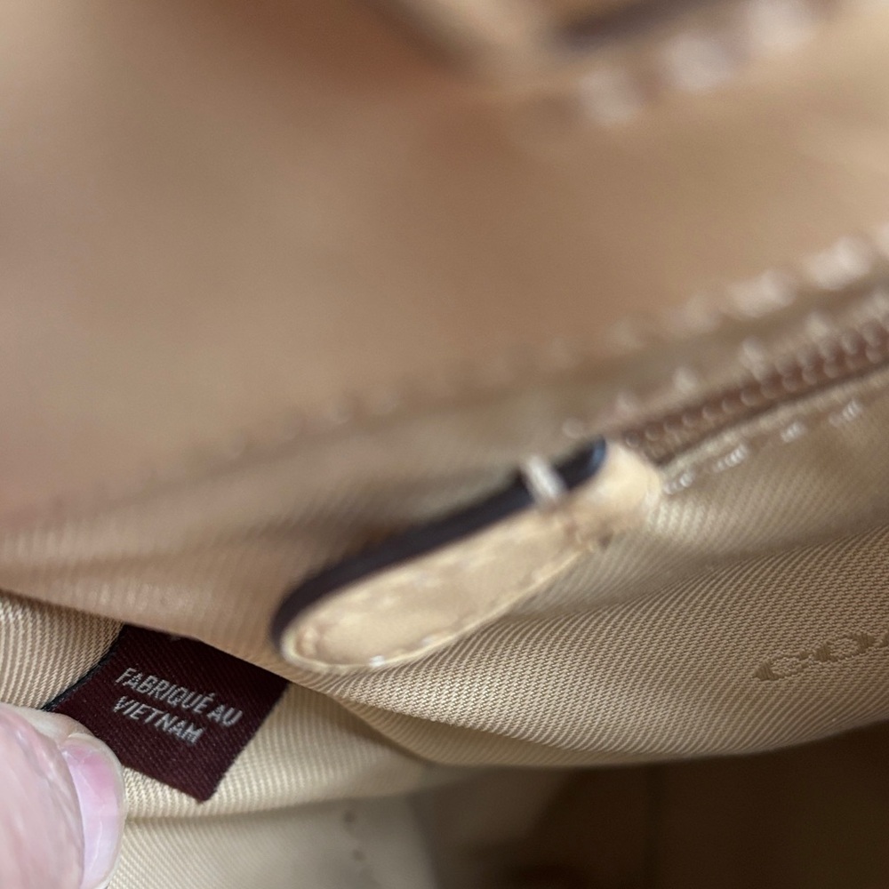 Coach swagger turnlock Tan Pebbled Leather carryall with Gold Hardware - Picture 11 of 16